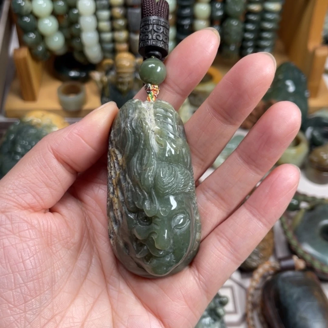 【闪购商品】未镶嵌岫岩河磨玉（透闪石质玉）把件