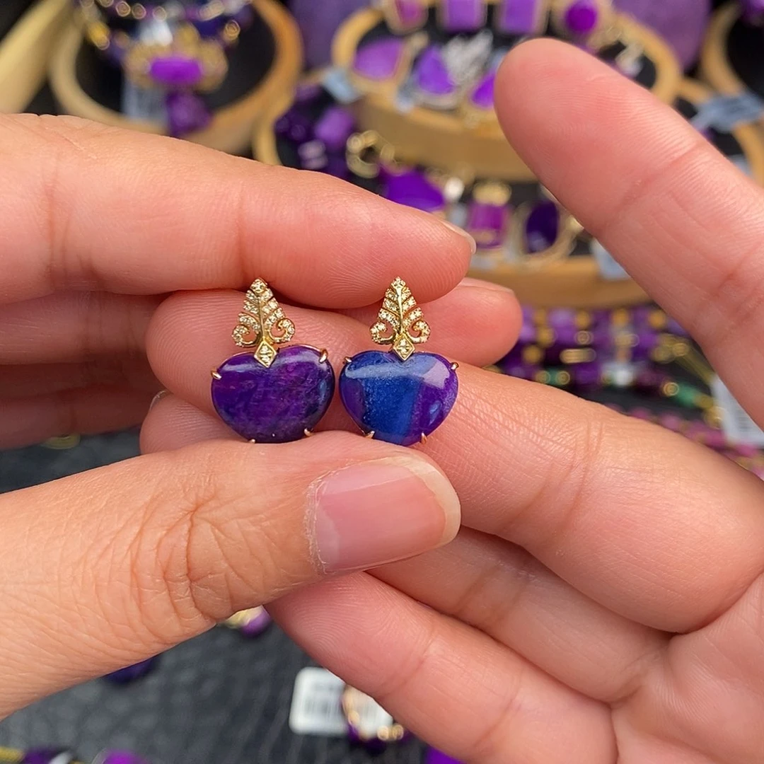 18K金镶嵌苏纪石（舒俱来）耳饰