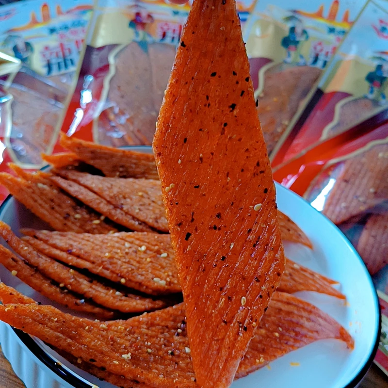 云南雯鑫辣媳妇大红色片辣条 麻辣辣条儿时记忆面筋休闲小零食178