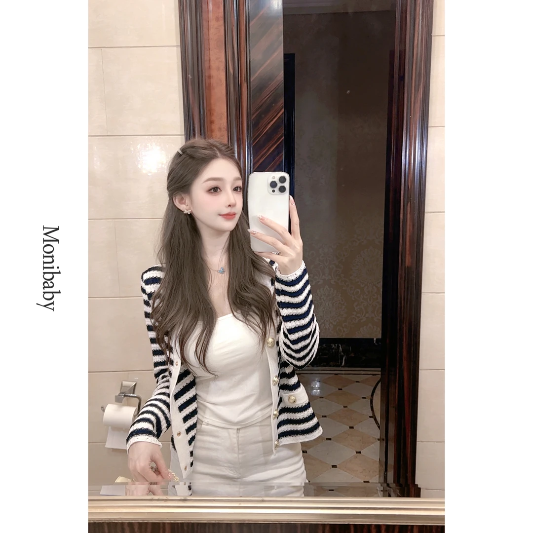 Moni【有钱小姐姐】小香风名媛高品质纱线条纹撞色单排扣开衫