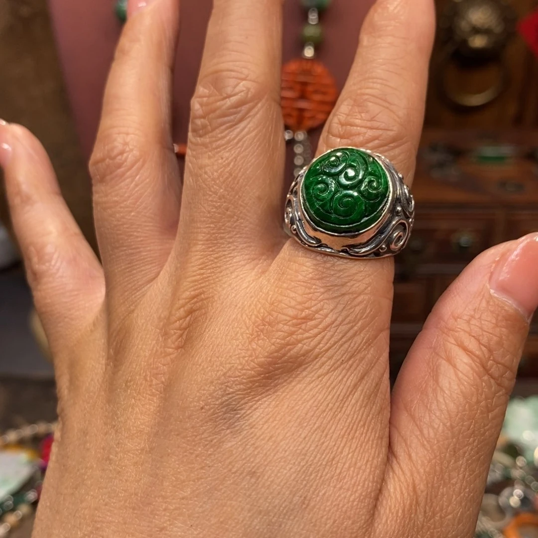 翡翠吊坠(赠链)未镶嵌