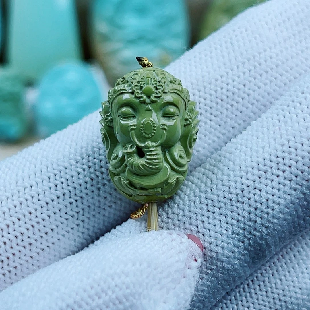 绿松石未镶嵌珠宝奇石