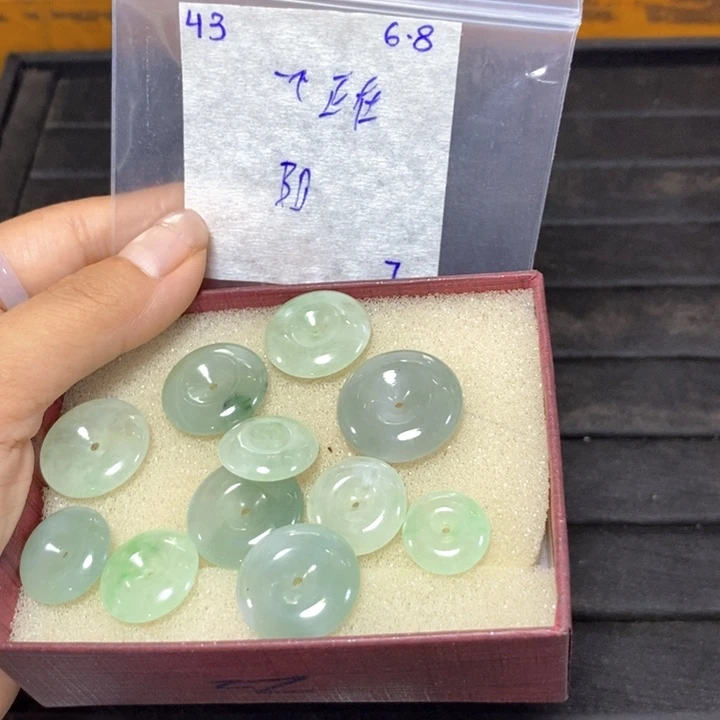 定制翡翠未镶嵌一****?