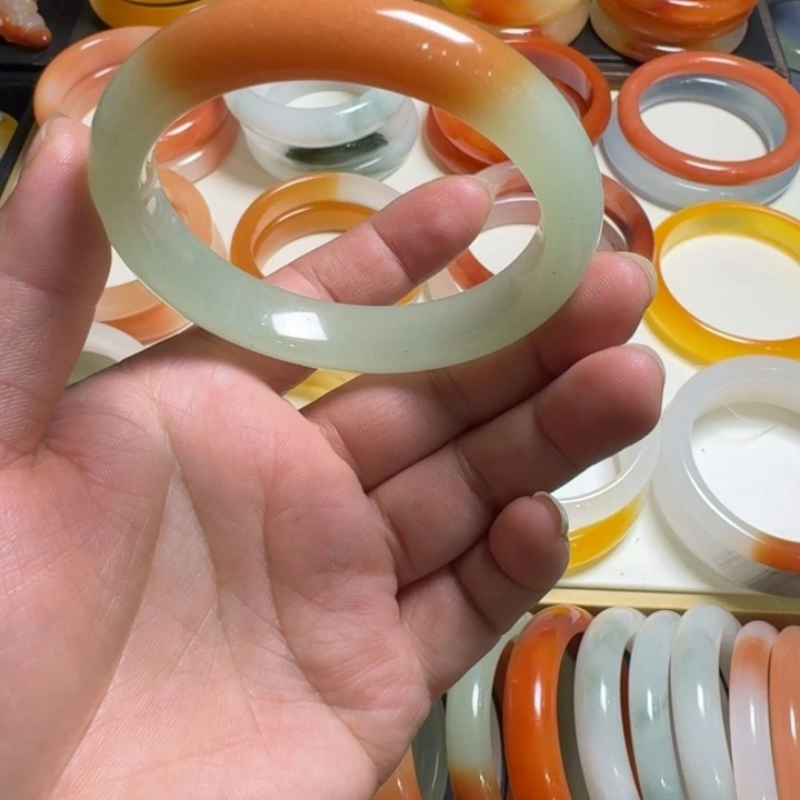 石英质玉（金丝玉）未镶嵌手镯57圈口