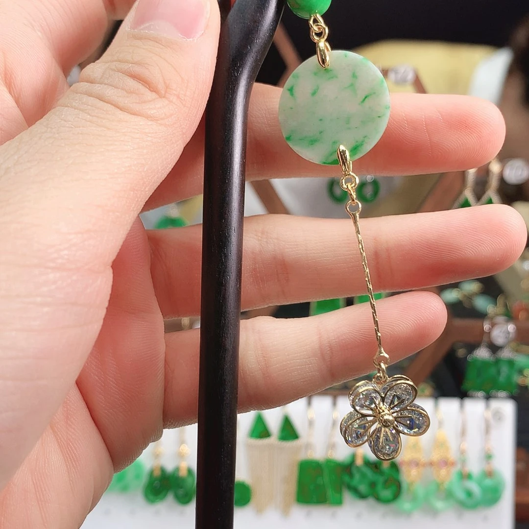 翡翠颈饰未镶嵌发簪