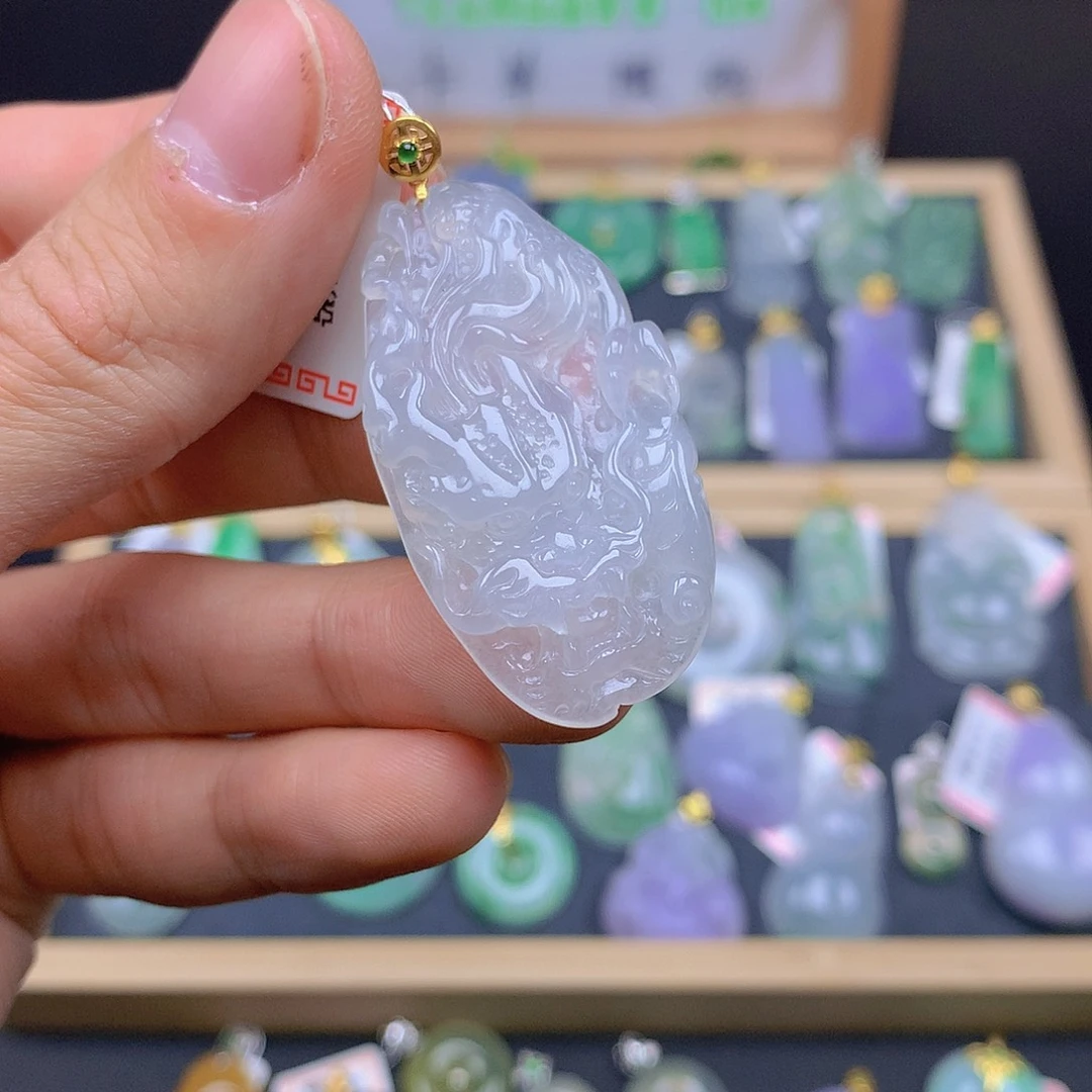 翡翠颈饰18K金镶嵌翡翠