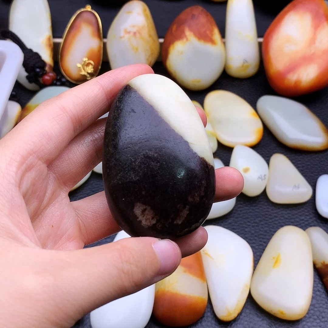 和田玉未镶嵌挂件