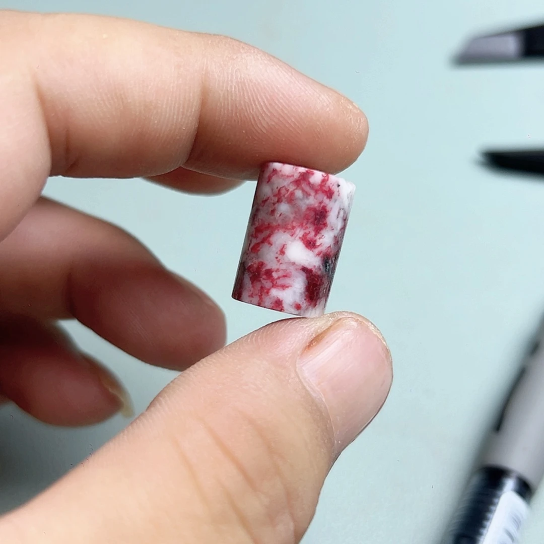 粗砂天然朱砂辰石吊坠