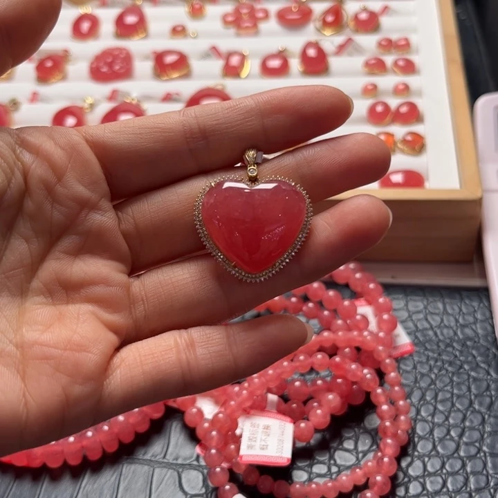 菱锰矿（红纹石）18K金镶嵌颈饰