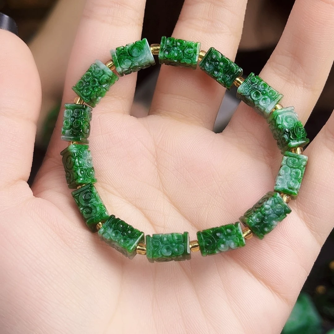 颈饰未镶嵌翡翠多样性