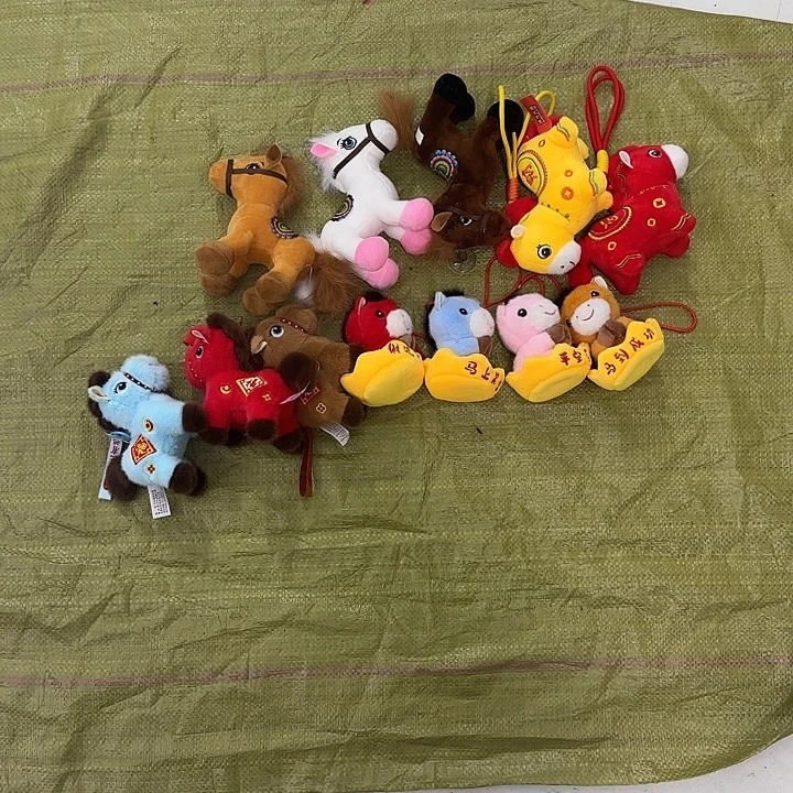 小***頭毛绒如图十二个小马