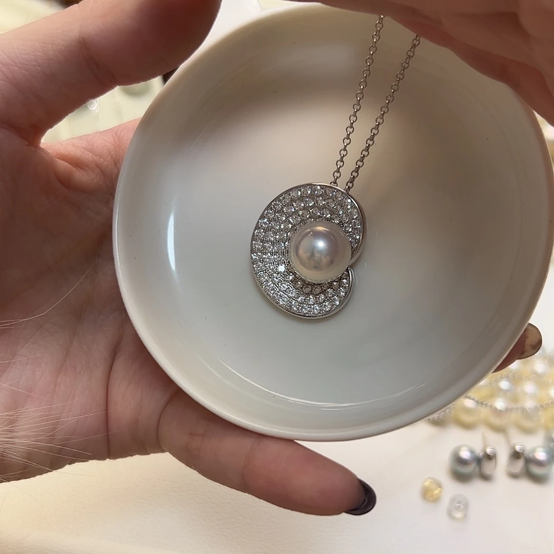 银S925镶嵌毛衣链淡水珍珠极光炫彩爱迪生11.8mm马蹄莲款