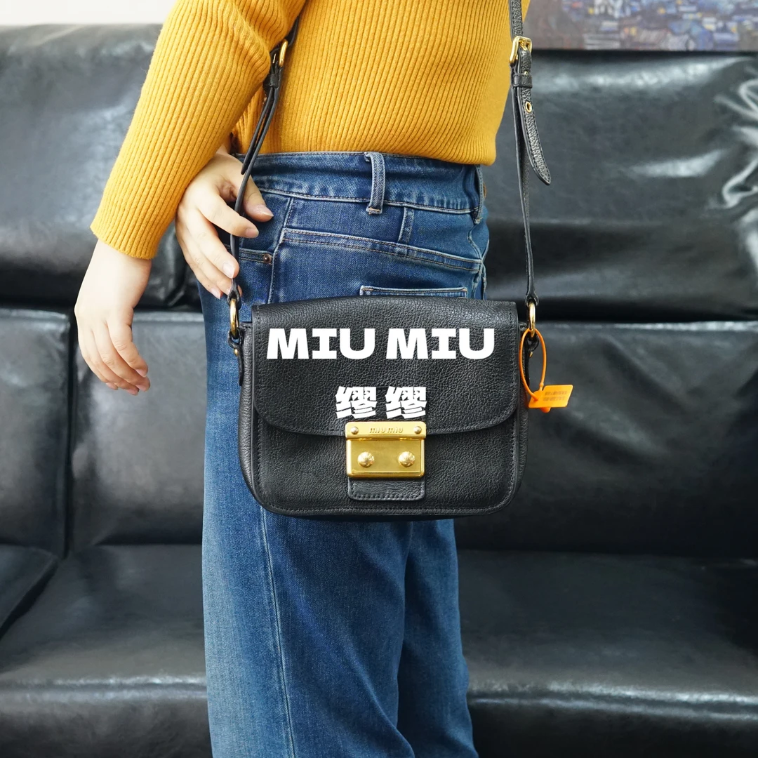95新 MIU MIU/缪缪 miumiu黑金斜挎包/F4ZZ07625013/5013
