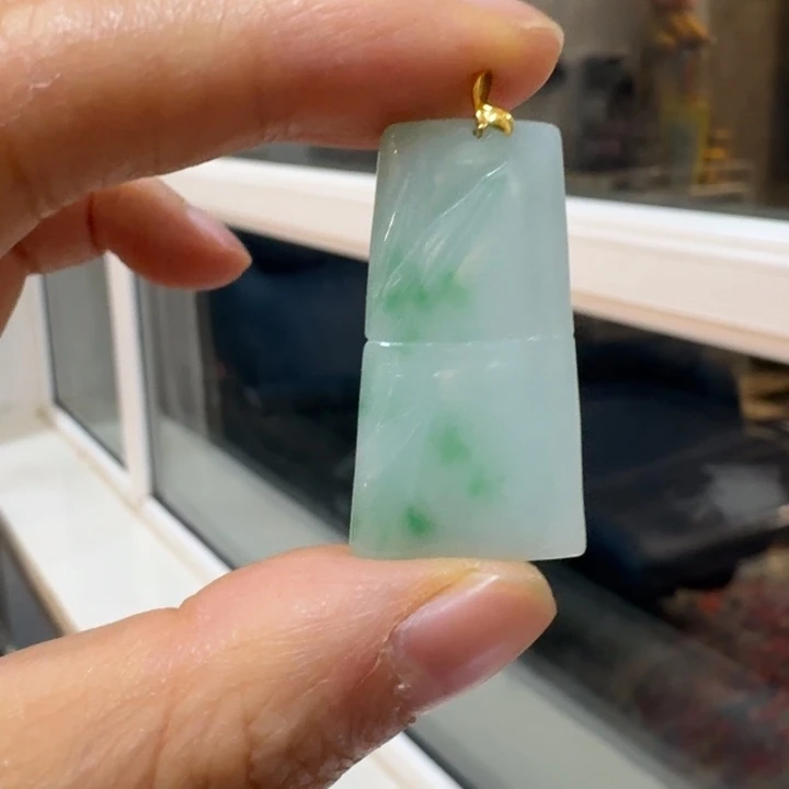 翡翠18K金镶嵌颈饰竹节