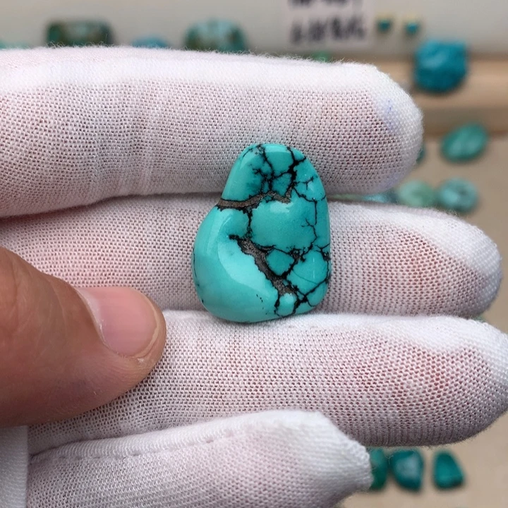 未镶嵌绿松石珠宝奇石