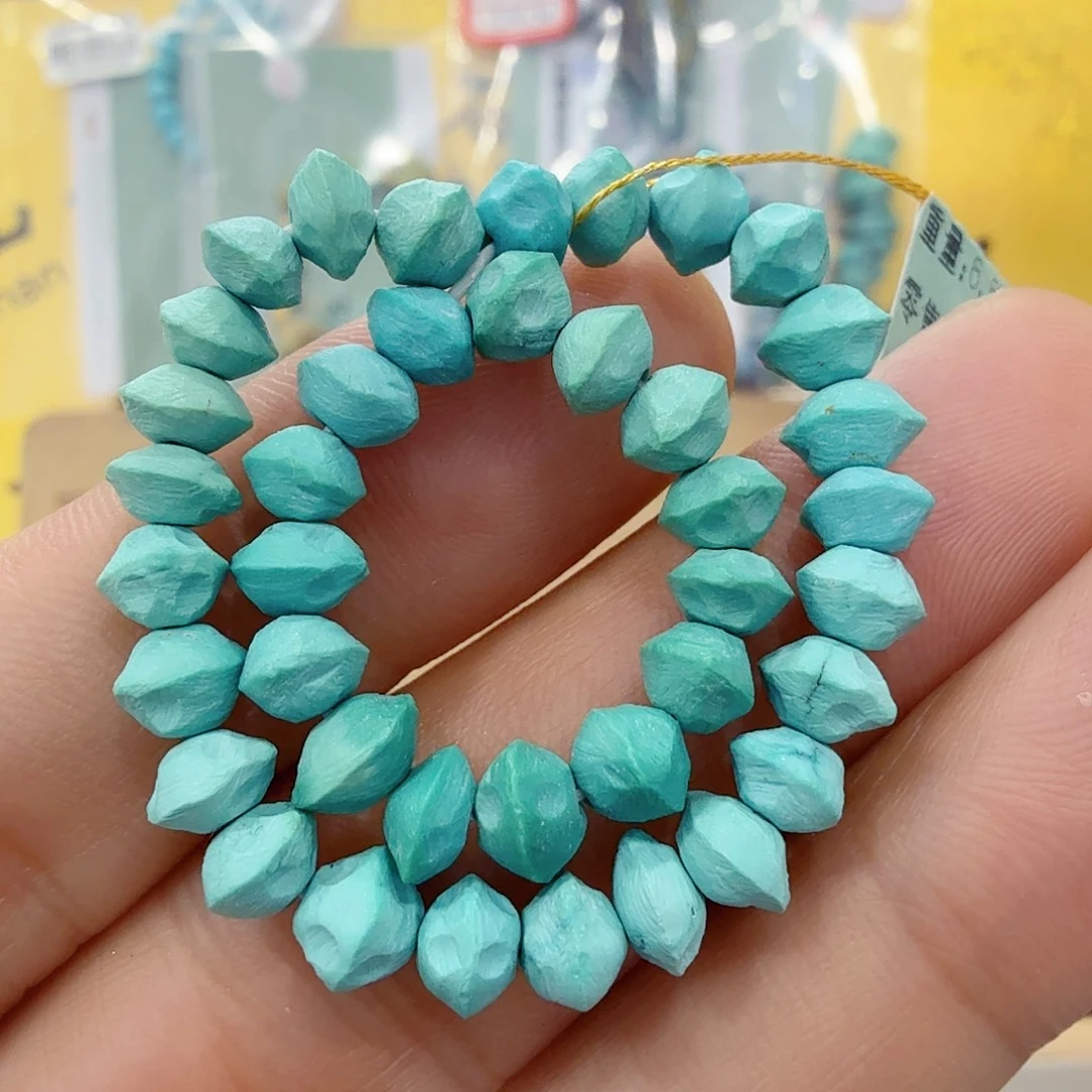 梨***落绿松石未镶嵌珠宝奇石