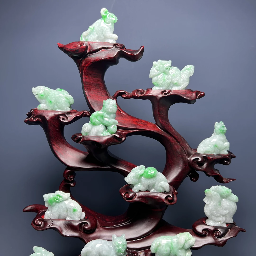 D722海川拍卖翡翠摆件