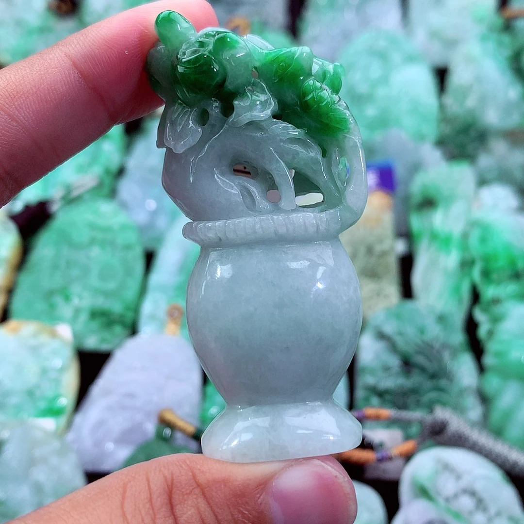 吊坠(不含链)未镶嵌翡翠