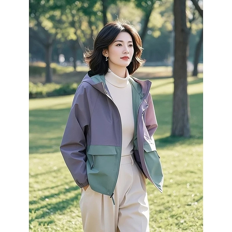 2025新款韩版短外套春季女时尚撞色连帽拼色户外休闲拉链冲锋衣