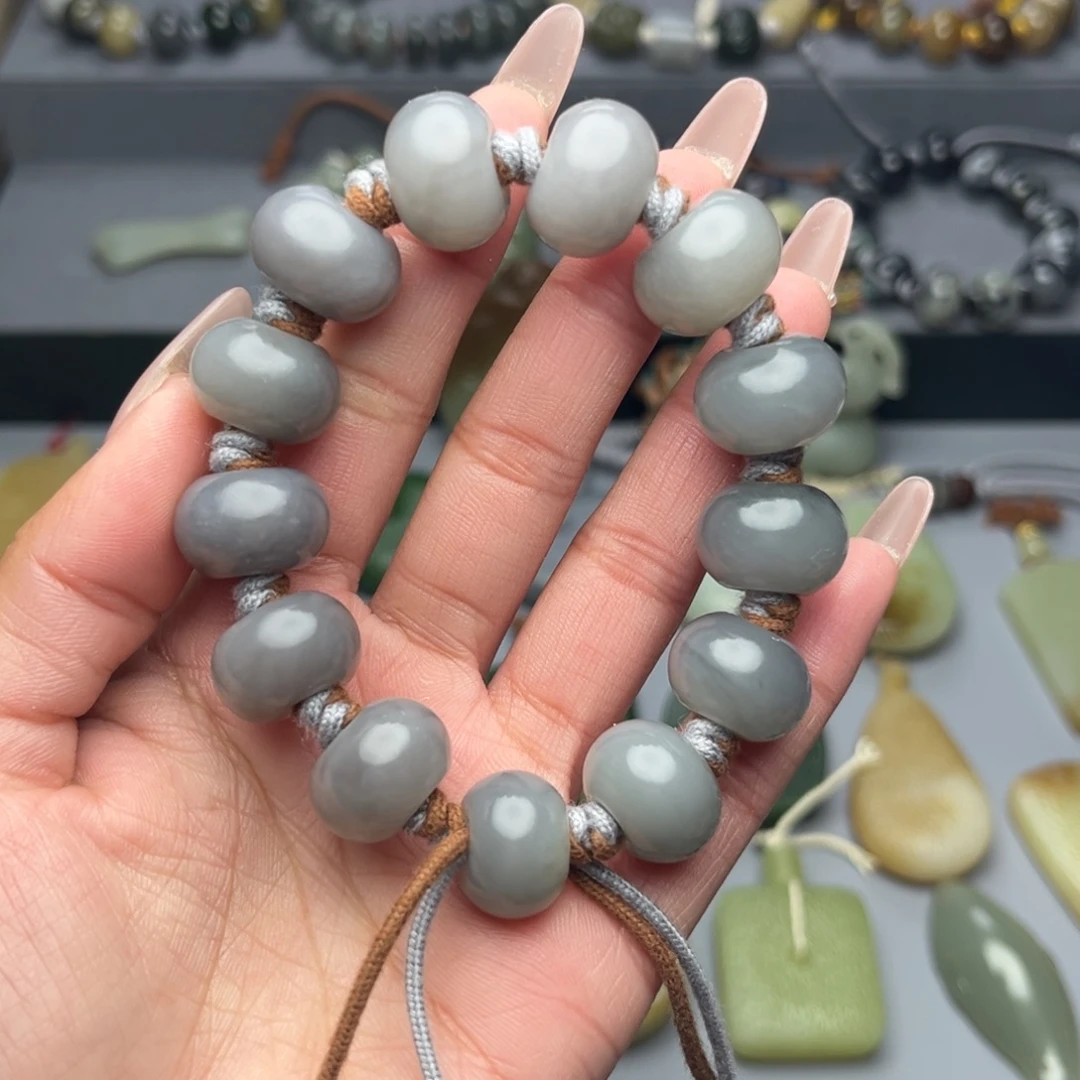 小***枪和田玉未镶嵌颈饰