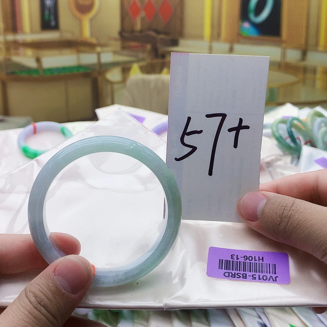 翡翠未镶嵌手镯yyhhfgjgggh