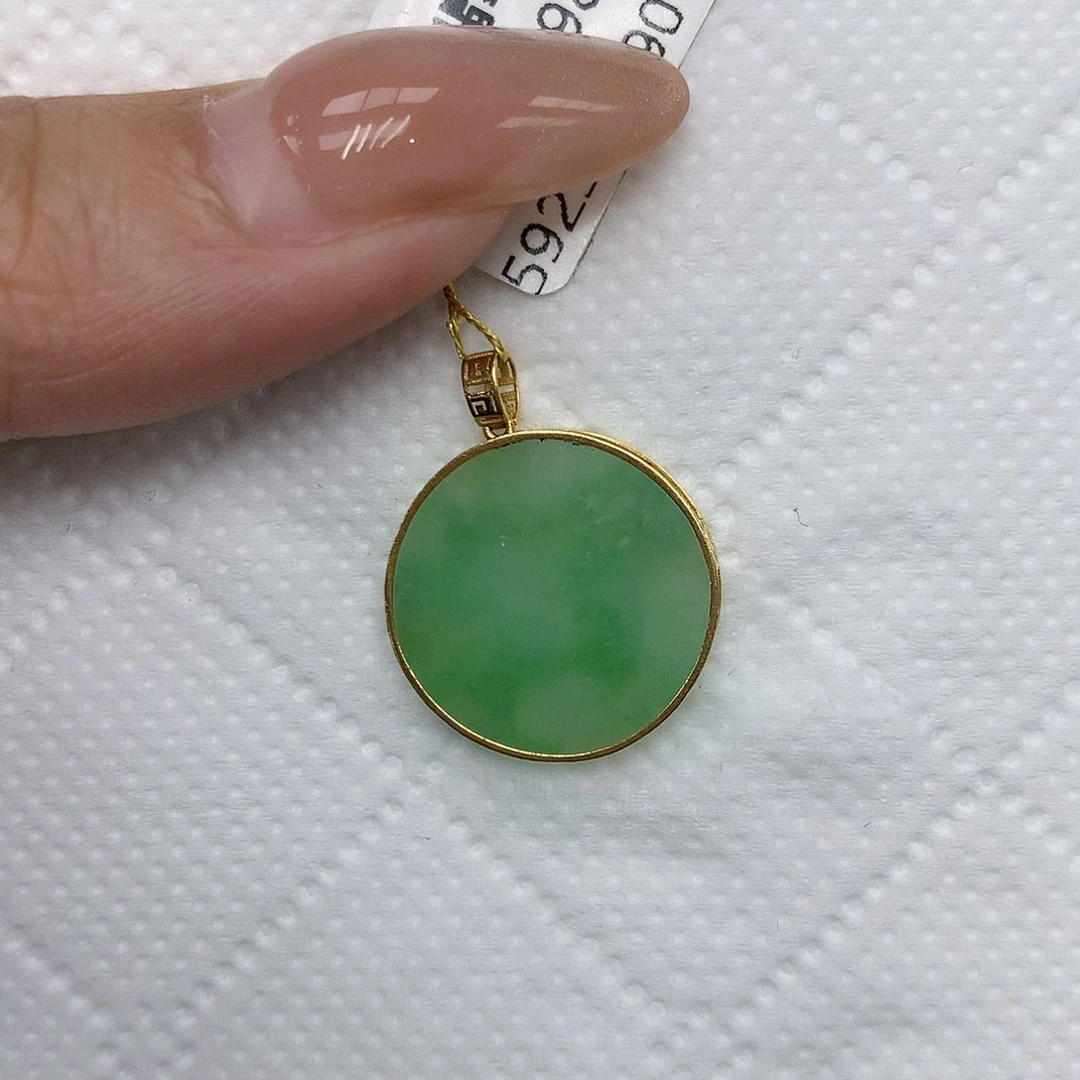 颈饰18K金镶嵌翡翠