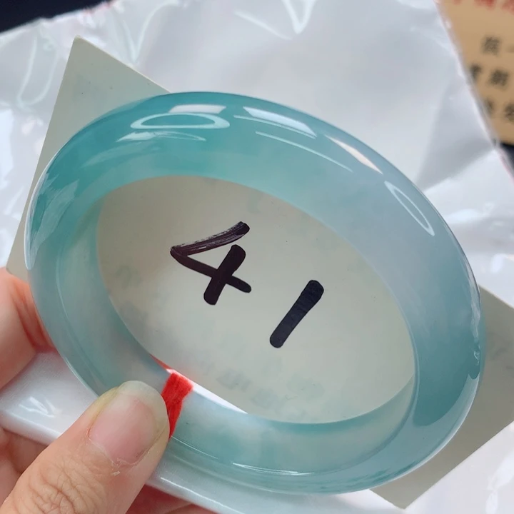 日***雨翡翠手镯未镶嵌冰蓝