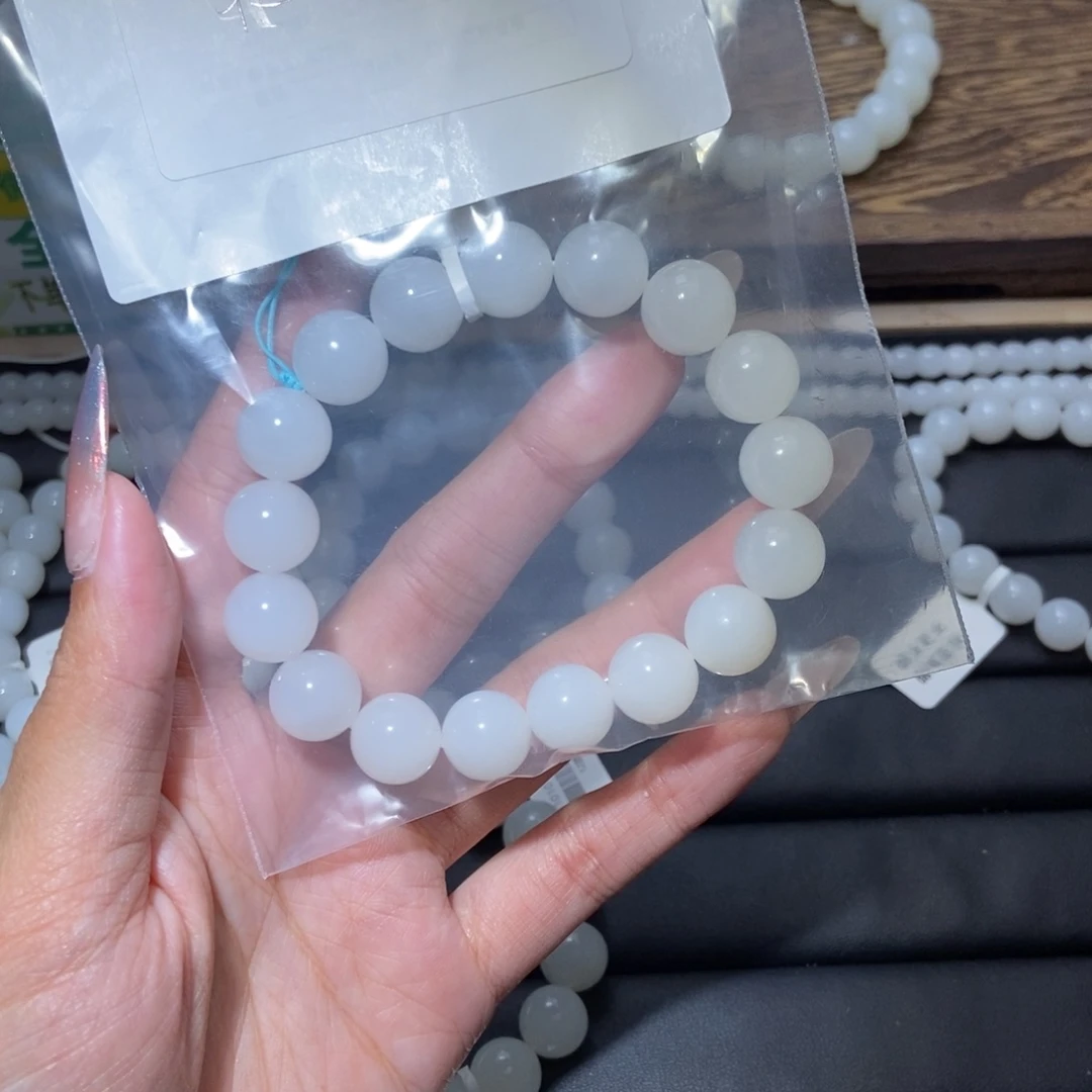 羊***富和田玉未镶嵌手串12圆珠