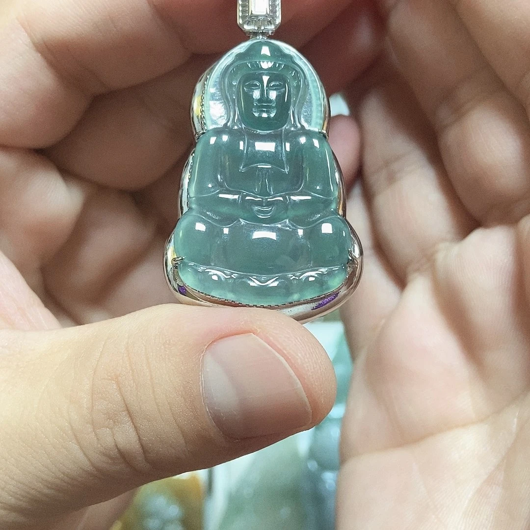 翡翠未镶嵌颈饰翡翠糯冰观音