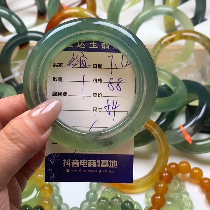 岫玉未镶嵌手镯绾*