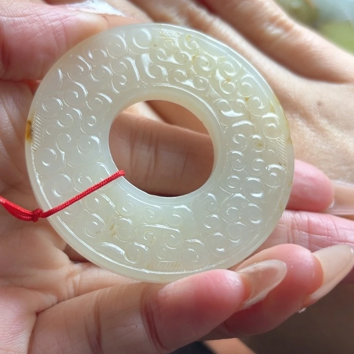 和田玉挂件未镶嵌闲**步