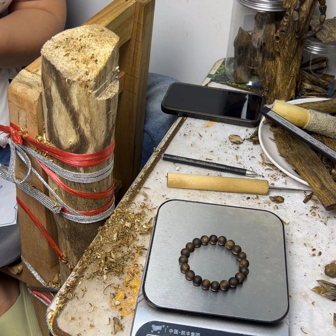线香奇楠虫漏香手串
