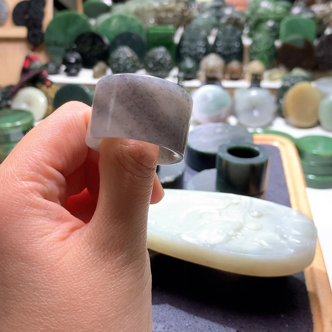 S***Y和田玉未镶嵌颈饰