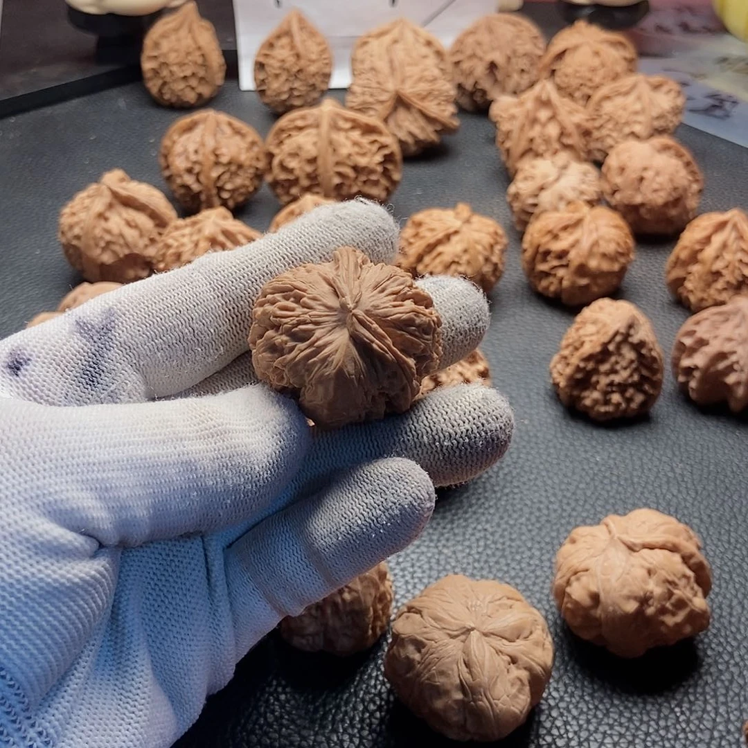 石****文玩核桃吊坠白狮子