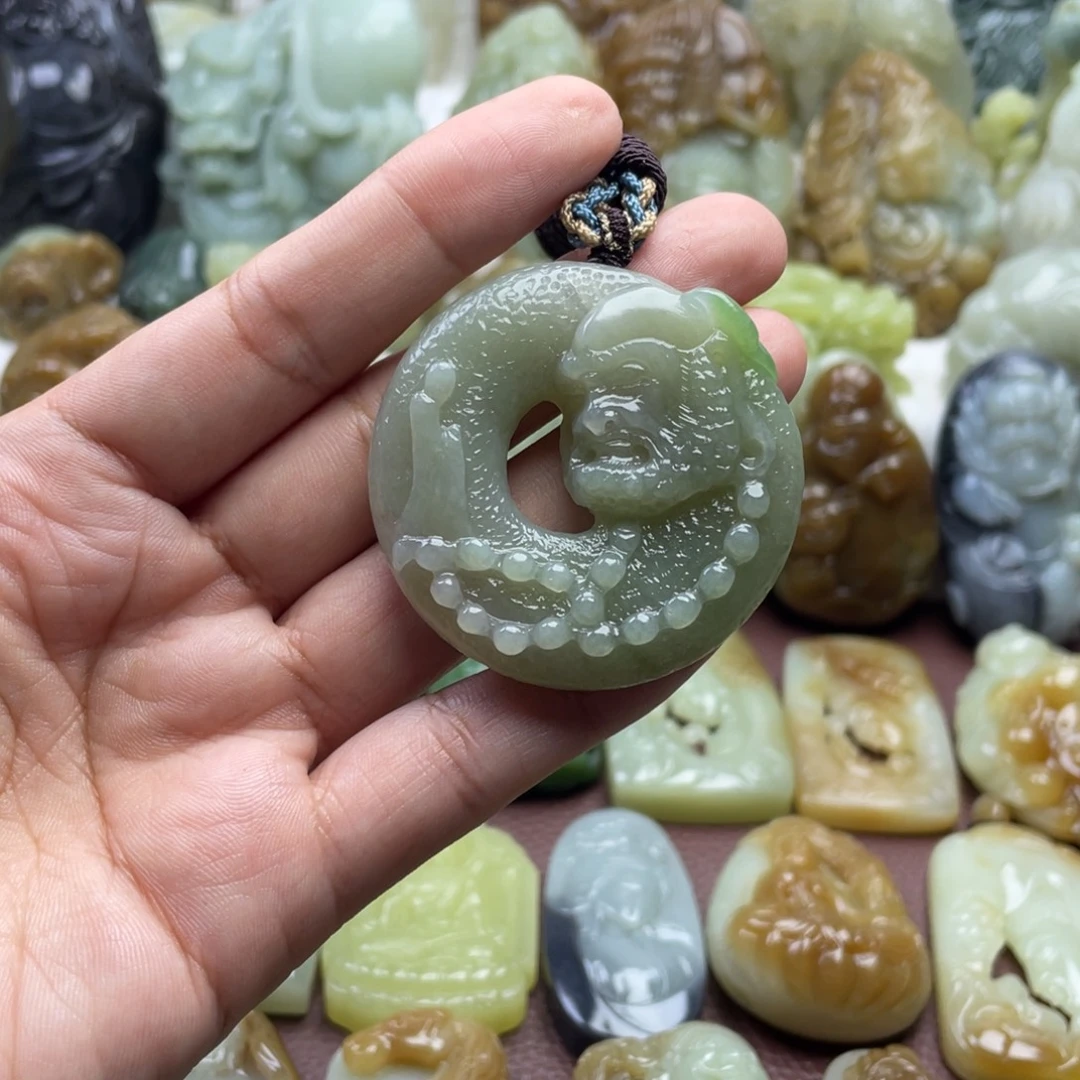 颈饰未镶嵌和田玉