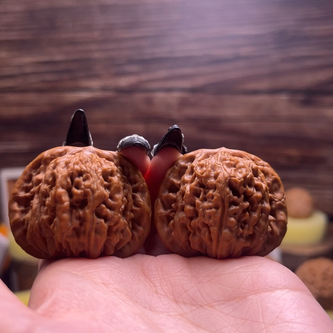 文玩核桃吊坠四座楼闪51