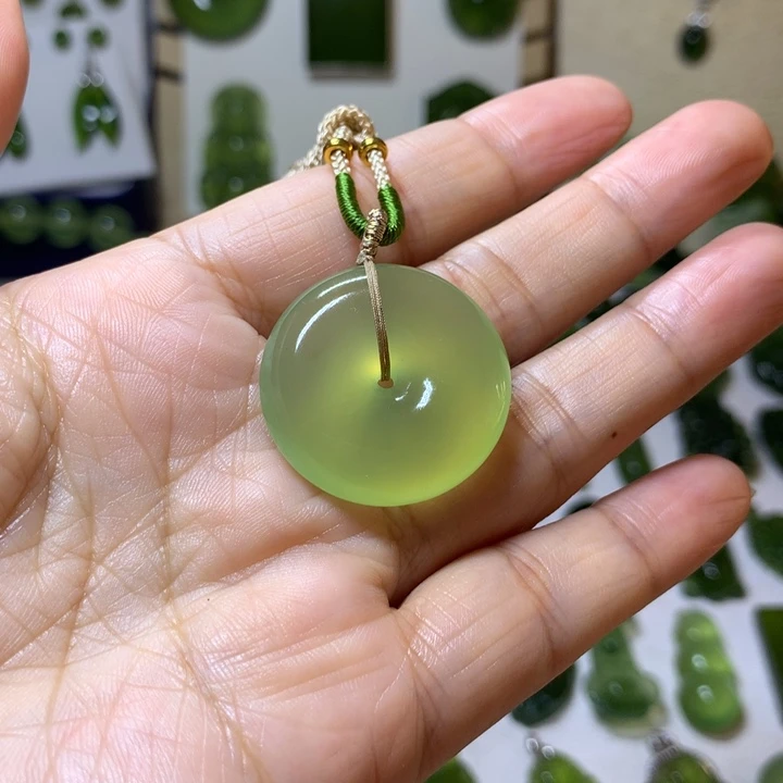 岫玉颈饰未镶嵌粉***忆吊坠