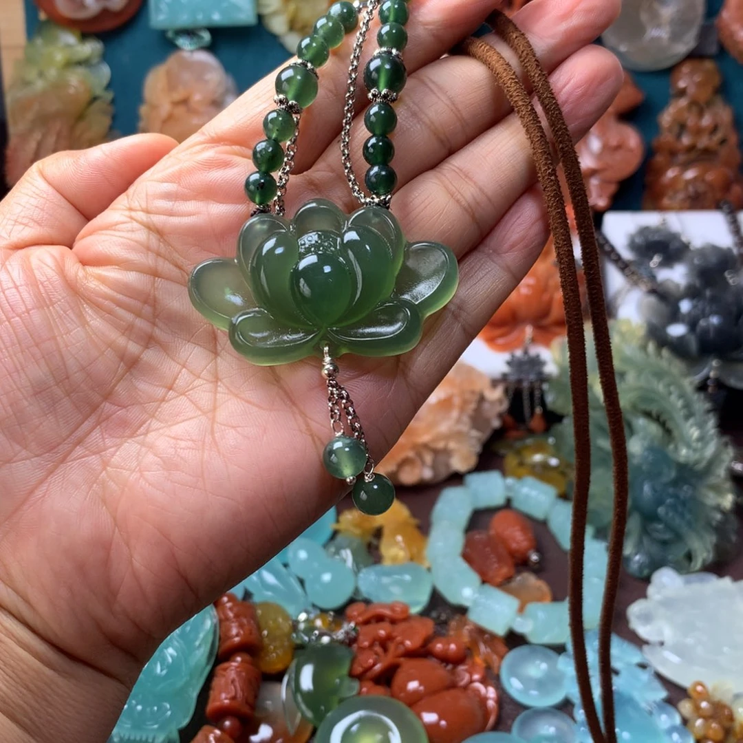 蛇纹石玉未镶嵌挂坠