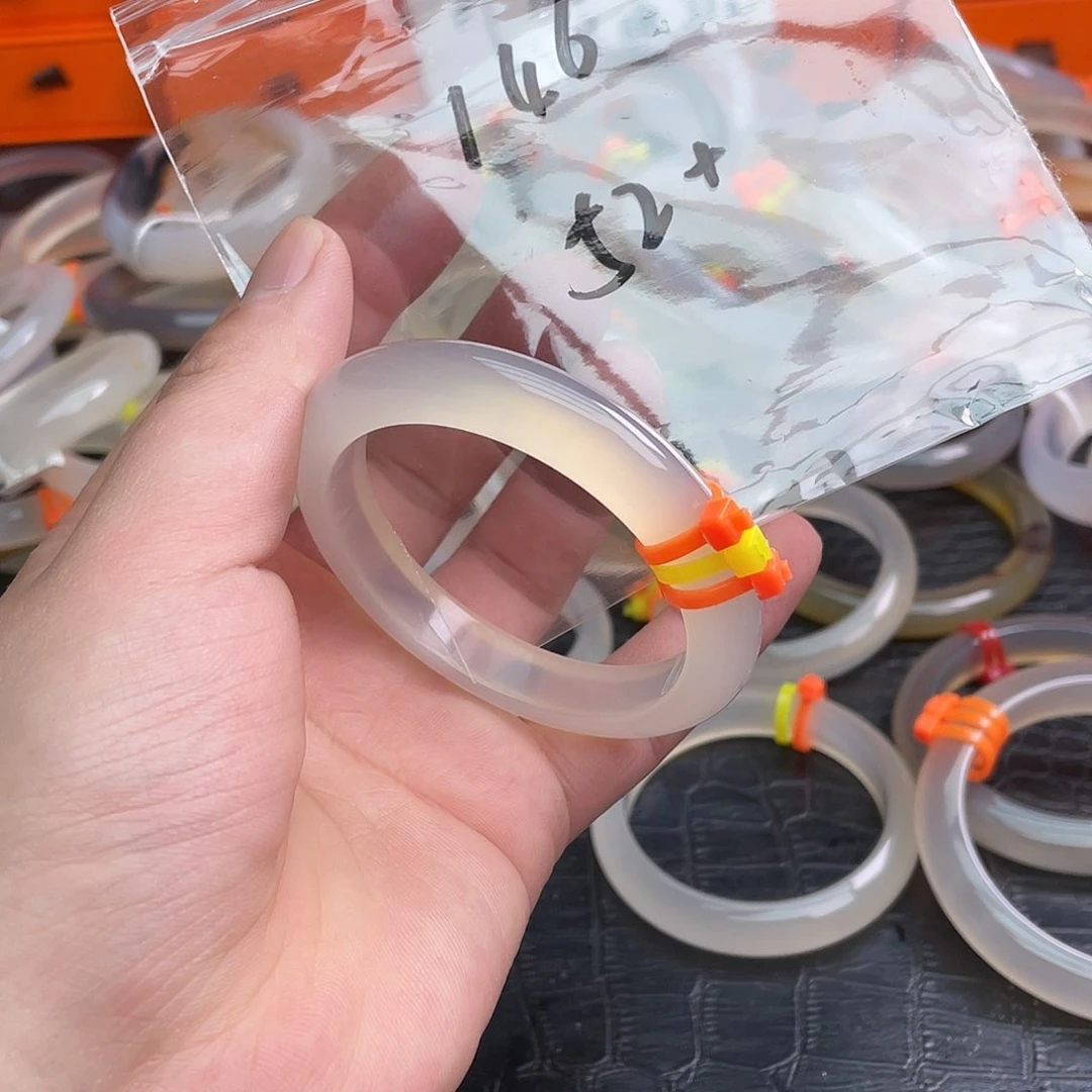 玛瑙/玉髓手镯未镶嵌146