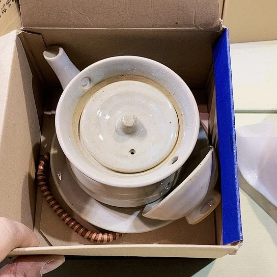 紫砂聚鑫中古茶具瓷器如图所示