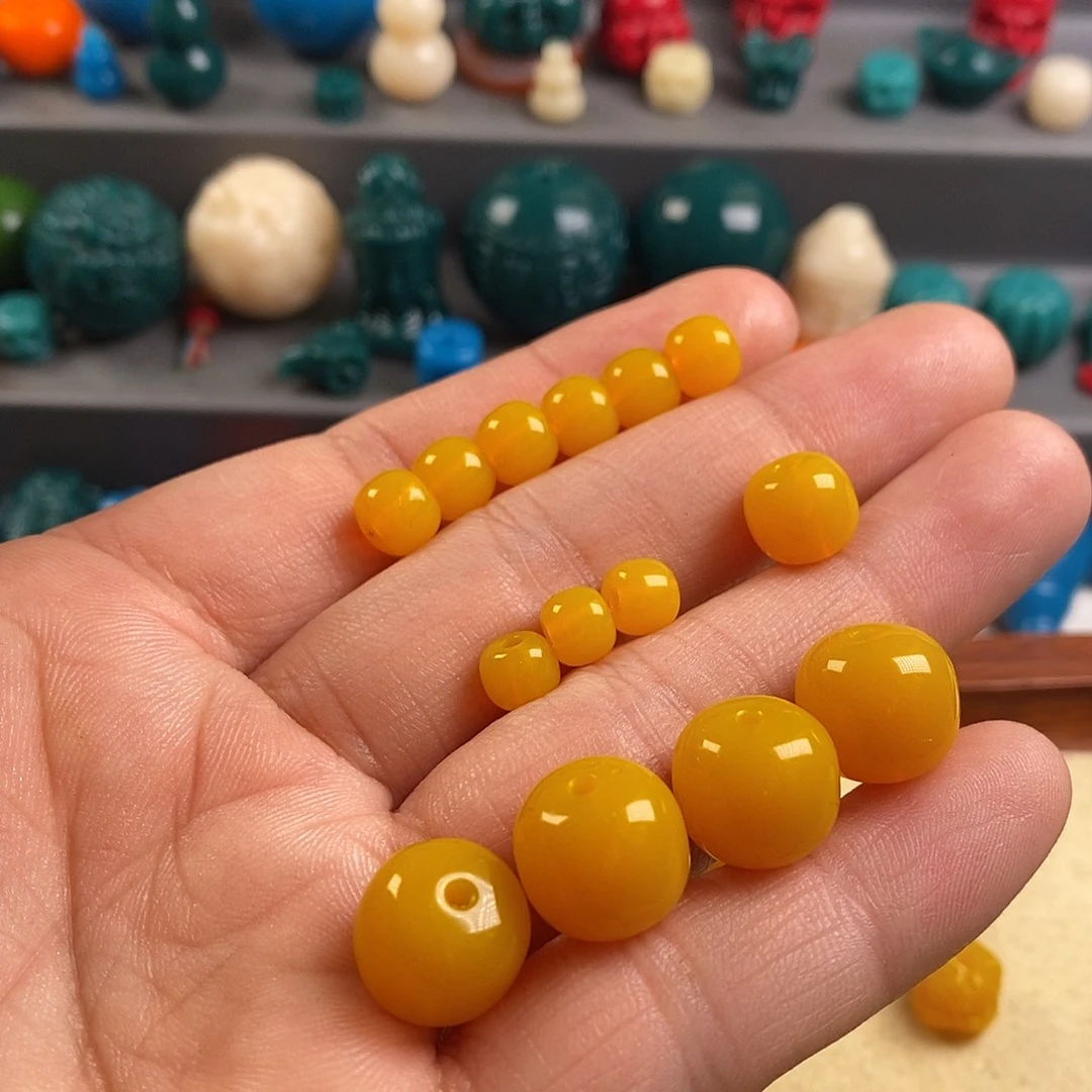 n***e颈饰琉璃尺寸7的6颗，6的3颗，9的1颗，12的4颗