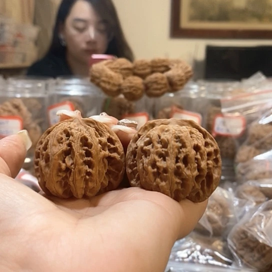 文玩核桃吊坠41苹果园尖有伤