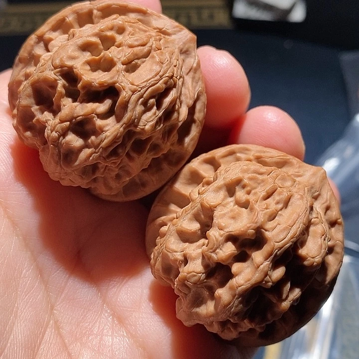 【闪购商品】文玩核桃吊坠i*梨木台