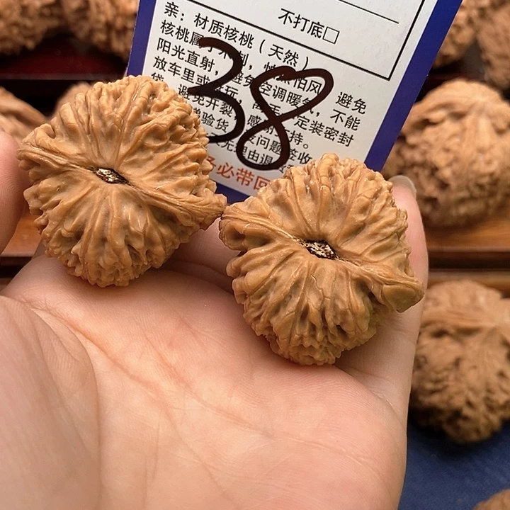 吊坠桃核南疆石狮子头39