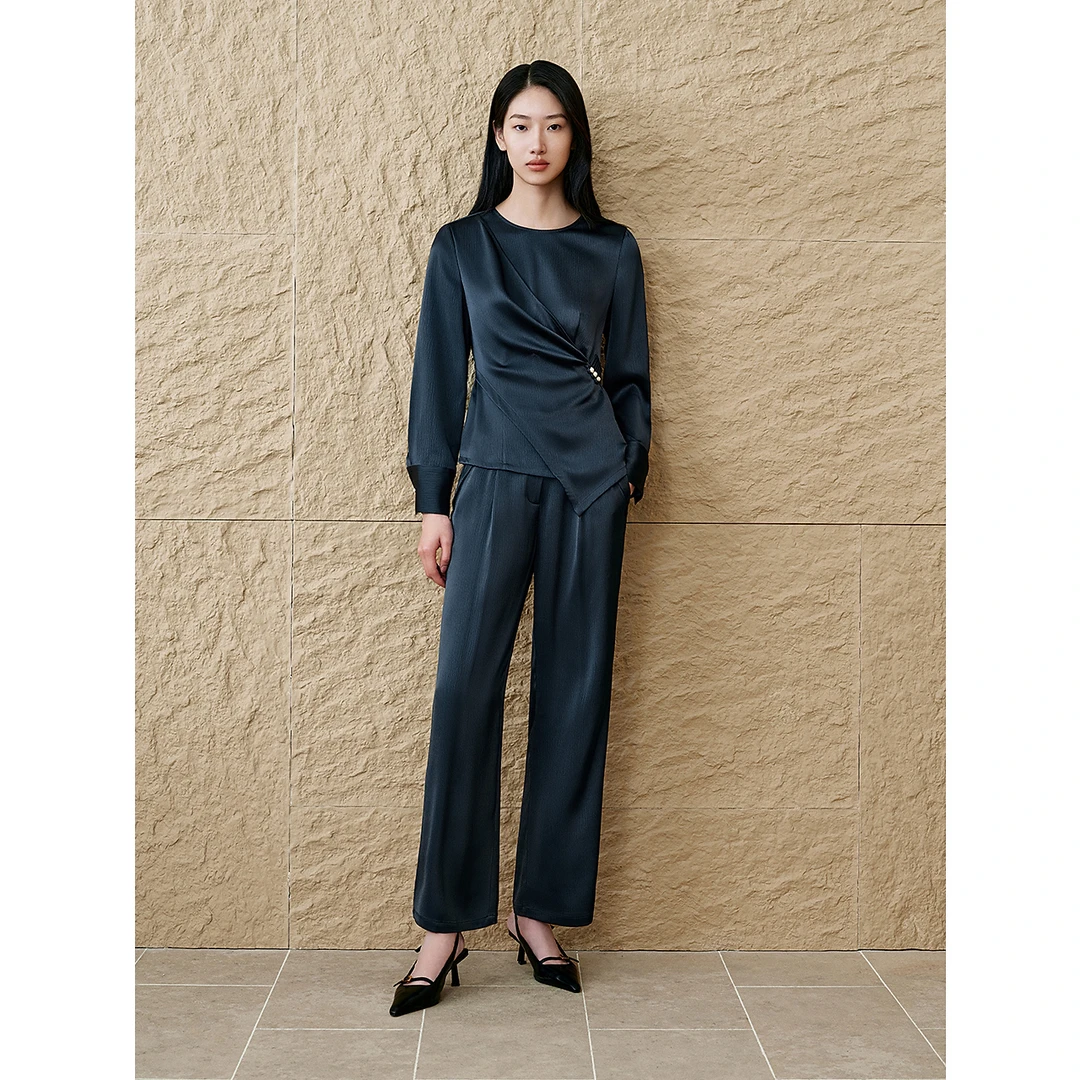 INSUN恩裳专选2025春季不对称收腰假两件拼接上衣9C65170320