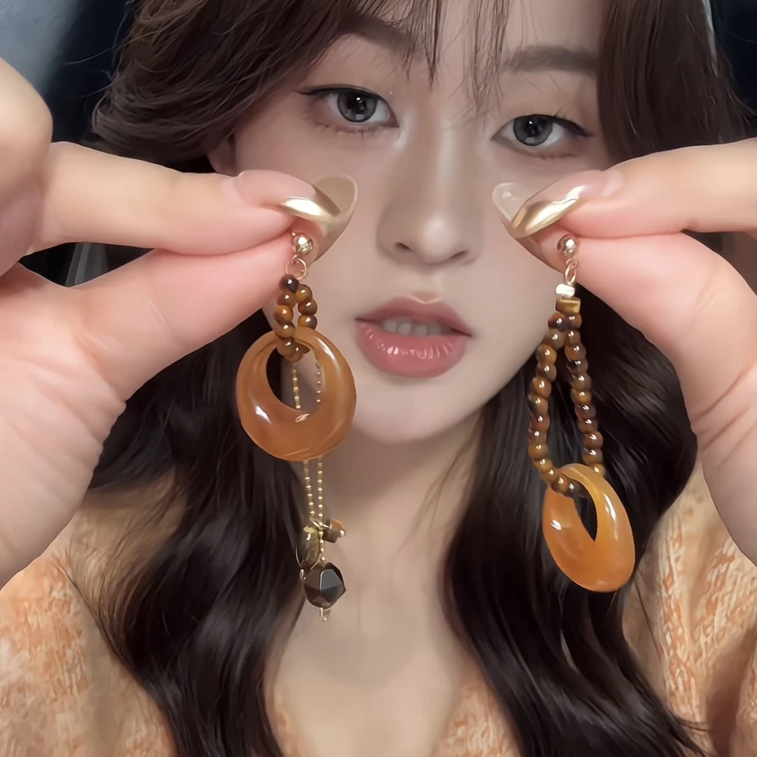铜合金耳饰 美拉德咖色耳钉女秋冬高级感通勤耳环轻奢小众设计感
