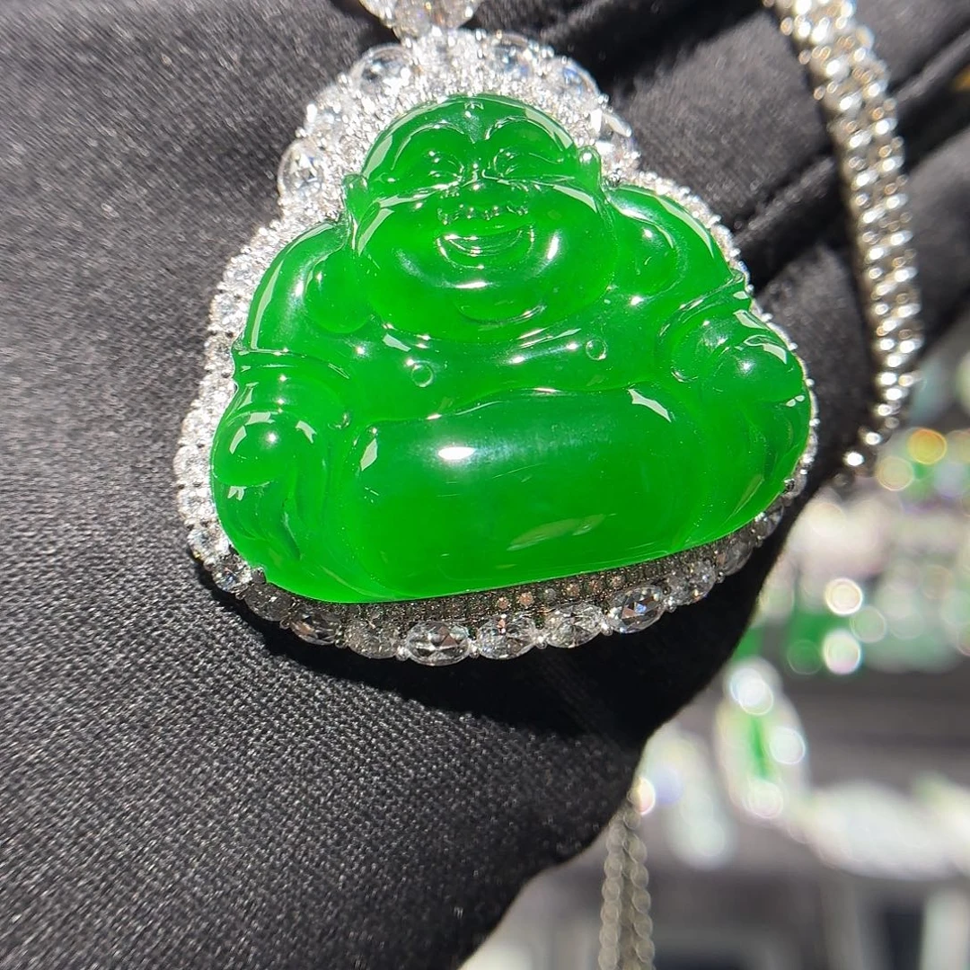 翡翠18K金镶嵌颈饰满绿佛公定金
