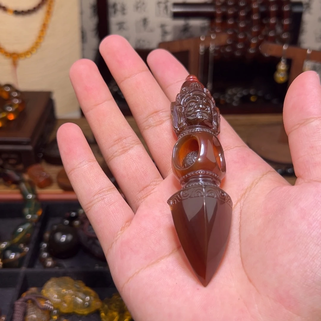 琥珀未镶嵌颈饰金刚杵