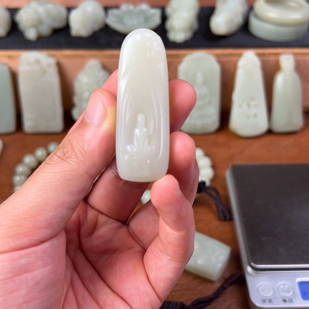 和田玉（青白玉）未镶嵌颈饰