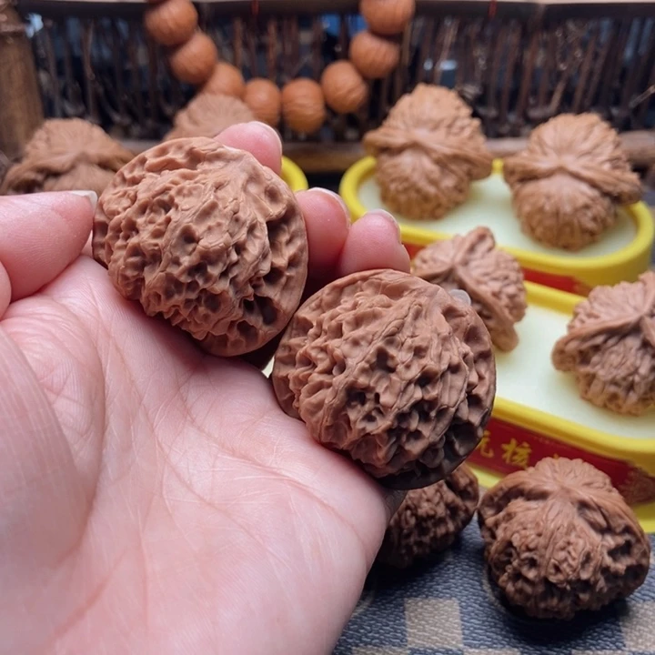 文玩核桃把件结**?40秦闷